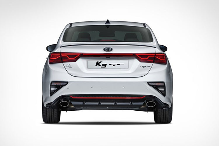 Động cơ này kết hợp với hộp số sàn 6 cấp hoặc tự động ly hợp kép DCT 7 cấp giống Kia Ceed GT ở thị trường châu Âu. Dự kiến, Kia K3 GT Sedan 2019 sẽ đến thị trường Mỹ dưới cái tên Forte GT và chỉ sử dụng hộp số DCT.