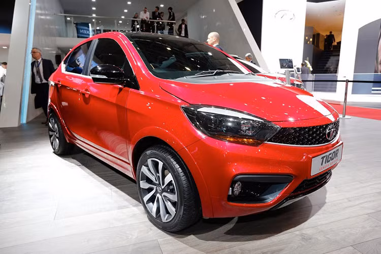 Nhờ đó, nó có giá bán từ 3,39 lakh INR (tương đương 117 triệu đồng) cho bản tiêu chuẩn và 5,84 lakh INR (202 triệu đồng) cho bản cao cấp. Dù được đánh giá là dòng xe "siêu rẻ", tuy nhiên theo EuroNCAP, Tata Tigor đã đạt được kết quả khá tốt qua các bài kiểm tra va chạm của tổ chức này.
