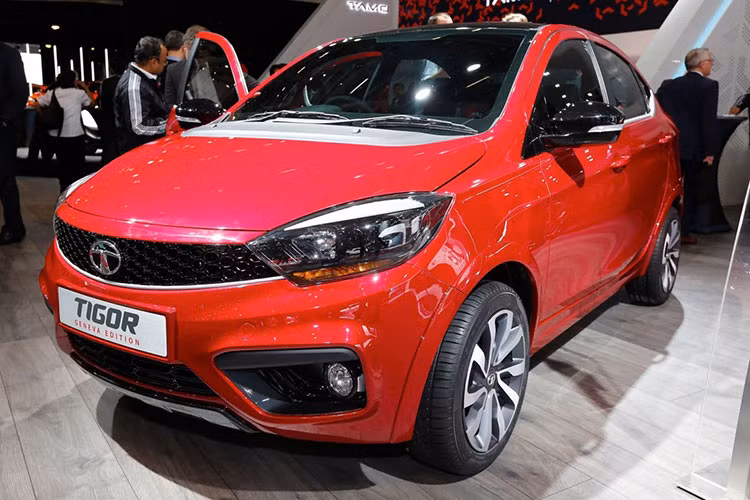 Tại Geneva Motor Show 2017, hãng xe Ấn Độ - Tata Motors đã cho ra mắt các khách hàng mẫu xe subcompact "siêu rẻ" hatchback Tata Tigor mới. Tuy nhiên ngoại hình của xe đem đến cảm giác như là một mẫu sedan cắt ngắn. Bởi phần cửa sau không hướng lên như các mẫu hatchback bình thường và khoang hành lý cũng không đủ cao.