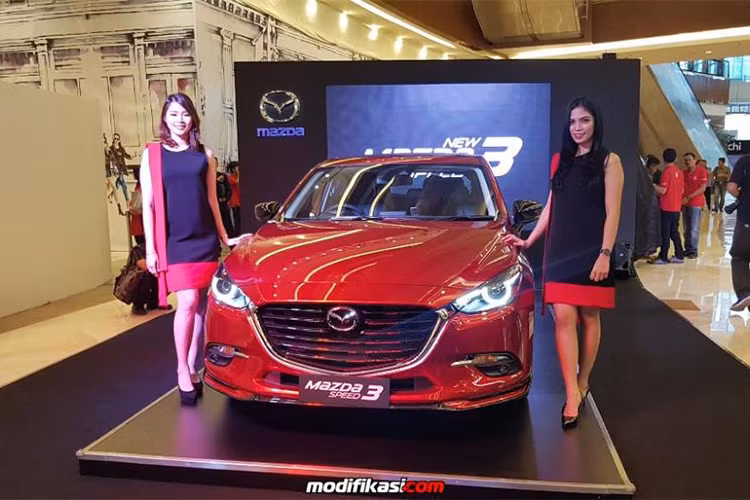 Xe sở hữu động cơ xăng Skyactiv-G 4 xi-lanh, dung tích 2.0 lít, sản sinh công suất tối đa 163 mã lực và mô-men xoắn cực đại 210 Nm, hộp số tự động 6 cấp. Giá của Mazda3 Speed tại thị trường Indonesia là 442,8 triệu Rupiah (tương đương 726,5 triệu đồng). Nếu khách hàng chọn màu xám Metallic Gray Machine và đỏ Soul Red Crystal Metallic thì phải chi thêm 4 triệu Rupiah (khoảng 6,5 triệu đồng).