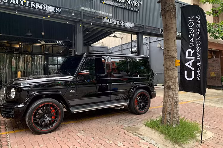 Mẫu SUV đời mới Mercedes-Benz-AMG G63 Edition 1 được cho là cũng sẽ tham dự Car Passion 2019 lần này với tư cách xe hậu cần. Tại thị trường Việt Nam, xe hiện có giá khoảng hơn 10 tỷ đồng từ đại lý tư nhân.