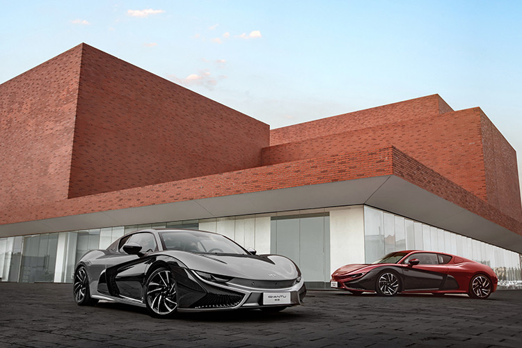 Theo thông báo từ chính hãng xe của Trung Quốc cho hay, người mua Mỹ có thể mong đợi sớm biết thêm các tin tức về K50 bản Mỹ bởi Mullen nói rằng họ sẽ bắt đầu tiếp nhận “số lượng đặt hàng giới hạn” trong năm tới.