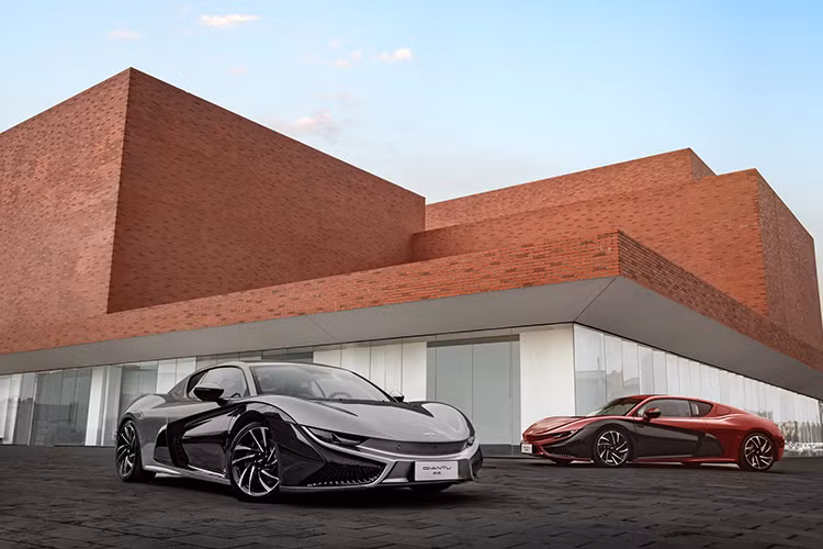 Theo thông báo từ chính hãng xe của Trung Quốc cho hay, người mua Mỹ có thể mong đợi sớm biết thêm các tin tức về K50 bản Mỹ bởi Mullen nói rằng họ sẽ bắt đầu tiếp nhận “số lượng đặt hàng giới hạn” trong năm tới.