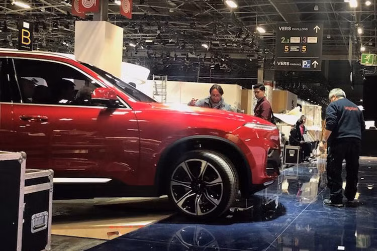 Như vậy có thể thấy động cơ N20 trên xe VinFast đã được điều chỉnh lại và sở hữu công suất thấp hơn so với động cơ N20 gắn trên xe BMW. Lấy ví dụ động cơ N20 gắn trên xe BMW 3 Series đời F30 có 2 mức công suất lần lượt là 184 và 241 mã lực.