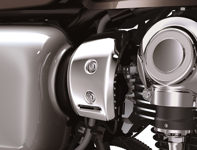 Một chi tiết đáng chú ý là trục dẫn động bánh răng nằm phía trên trục cam. Đây là chi tiết cơ khí lấy cảm hứng từ những chiếc xe máy đầu thế kỷ. Nhìn thoáng qua, động cơ giống như sử dụng bộ chế hòa khí, nhưng thực tế xe sử dụng hệ thống phun xăng trực tiếp hiện đại hơn.