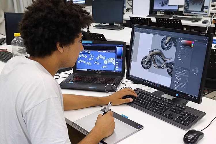 Ba yếu tố chủ đạo trong triết lý của của thương hiệu xe điện Newron là: Tiện dụng, giàu kinh nghiệm và sự xuất sắc. Sản phẩm của Newron hướng tới những khách hàng giàu có, bằng những mẫu thiết kế môtô “high-end” cao cấp, độc đáo và có tính cá nhân hóa cao.