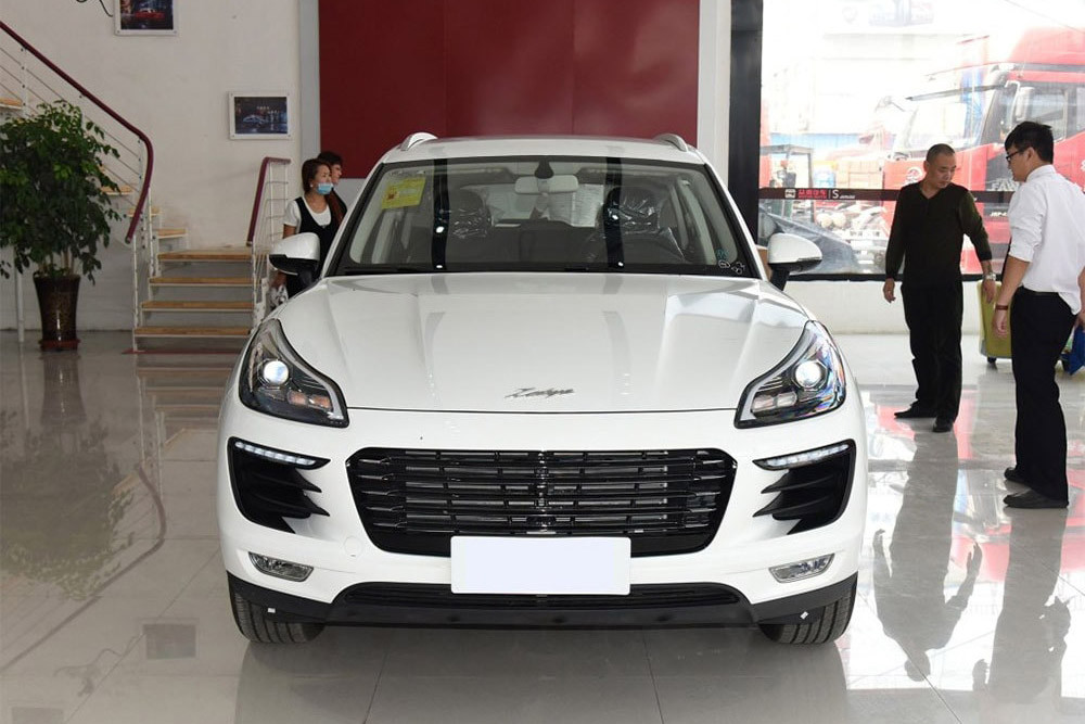 Hiện giá xe Zotye SR9 2019 vẫn chưa được công bố, nhung nó dự tính được bán ra không chênh nhiều so với phiên bản hiện tại. Được biết, hiện thương hiệu Zoyte cũng đang được phân phối chính hãng tại Việt Nam và mẫu xe này dự tính cũng có thể được bán ở nước ta trong năm nay.