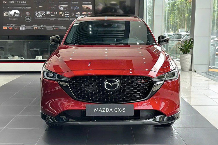 Doanh số bán xe Mazda CX-5 thường xuyên dẫn đầu phân khúc. Chỉ tính riêng 2 tháng đầu năm, Mazda đã bán 1.923 xe CX-5 ra thị trường, giữ khoảng cách khá xa so với hai mẫu xe phía sau là Ford Territory (đạt 1.164 xe). Hyundai Tucson (đạt 894 xe). 