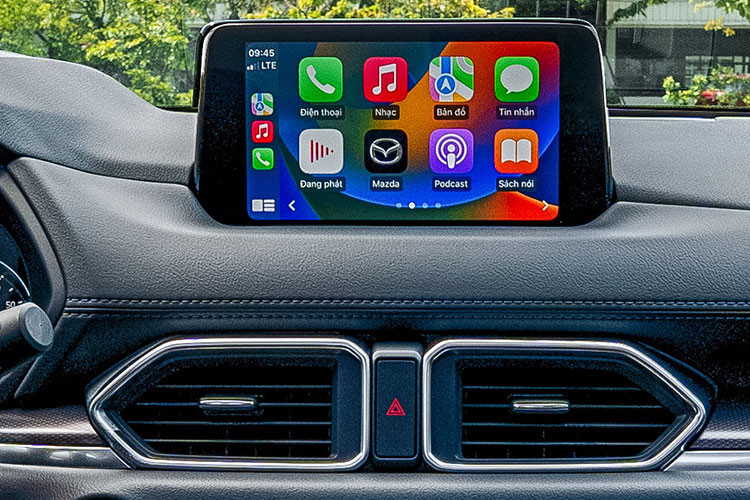 Mazda CX-5 tại Việt Nam đang có ưu thế trong cuộc đua giảm giá. Giá thực tế của Mazda CX-5 2024 chỉ ngang các xe thuộc phân khúc dưới như Kia Seltos (giá từ 799 triệu), Mitsubishi Xforce (705 triệu), Yaris Cross (765 triệu)...