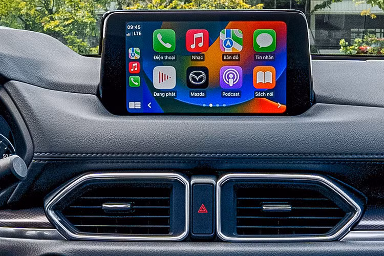 Mazda CX-5 tại Việt Nam đang có ưu thế trong cuộc đua giảm giá. Giá thực tế của Mazda CX-5 2024 chỉ ngang các xe thuộc phân khúc dưới như Kia Seltos (giá từ 799 triệu), Mitsubishi Xforce (705 triệu), Yaris Cross (765 triệu)...