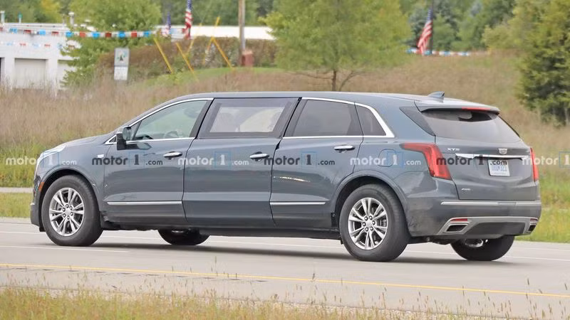 Cadillac dang che tao “xe tang” hang sang dua tren XT5 moi-Hinh-3