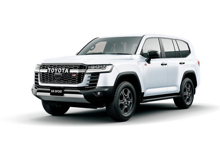 Đồ họa của bảng đồng hồ này được cho là tương tự với mẫu MPV Toyota Alphard mới nhất, mang lại giao diện hiện đại và cao cấp hơn cho người lái. Hiện vẫn chưa rõ liệu Toyota có giữ lại bảng đồng hồ analog cho các phiên bản tiêu chuẩn hay không.