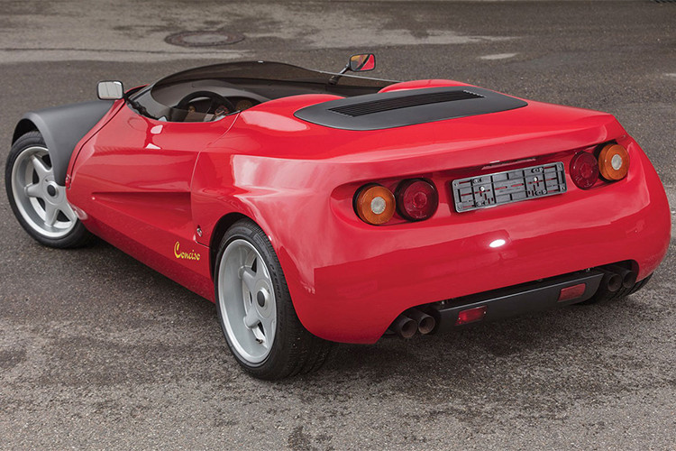 Chiếc xe concept này được xem là cầu nối giữa hai nhà sản xuất siêu xe Ferrari và Lotus. Mẫu xe thể thao mang phong cách khá kì dị này sẽ chuẩn bị được RM Sotheby's, Mỹ cho lên sàn đấu giá vào tháng 5/2018 tới đây.