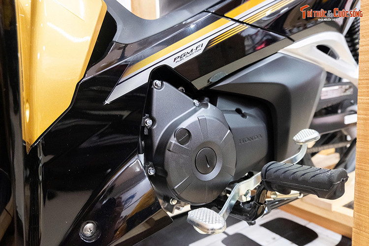 Đáng chú ý, động cơ trên phiên bản Malaysia đã được tinh chỉnh lại ECU để có phản ứng nhanh nhạy hơn, vận hành bền bỉ hơn, đồng thời đáp ứng tiêu chuẩn khí thải EEV (Enhanced Environmental friendly Vehicle) của Malaysia. Đây là một lợi thế giúp mẫu xe này thân thiện hơn với môi trường.