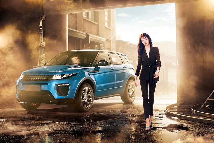 Land Rover Việt Nam cũng triển khai chương trình ưu đãi đặc biệt. Cụ thể khách hàng khi mua xe Range Rover Evoque sẽ được tặng gói nghỉ dưỡng cao cấp trọn gói trị giá 200 triệu đồng. Chương trình diễn ra kể từ ngày 6/3 đến hết ngày 31/3 năm 2019 tại các đại lý chính hãng trên toàn quốc.