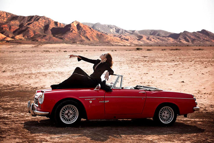 Chiếc xe còn có tên Datsun Sports 1600 hoặc Datsun Fairlady 1600 tùy theo từng thị trường.