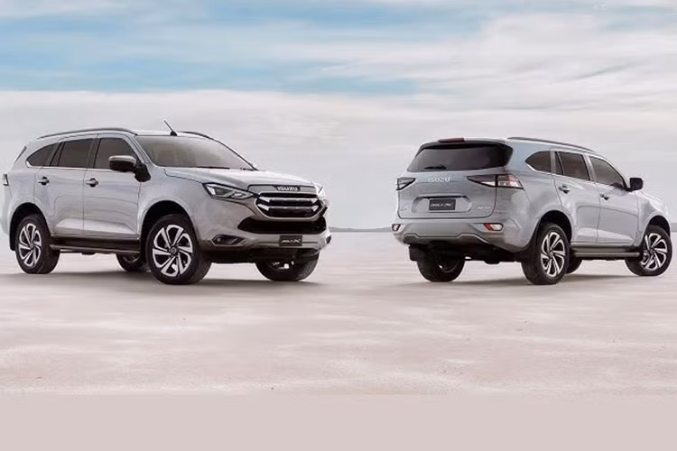 Isuzu mu-X có giá bán hấp dẫn lại không có thế mạnh về thiết kế và trang bị. Bên cạnh đó, xe cũng đã lâu không có phiên bản nâng cấp. Xẻ được trang bị động cơ diesel 4 xi-lanh, dung tích 1.9L, sản sinh công suất tối đa 150 mã lực và mô-men xoắn cực đại 350 Nm. Ở phiên bản cao cấp nhất, động cơ kết hợp cùng hệ dẫn động 4 bánh và hộp số tự động 6 cấp. Các phiên bản còn lại sẽ đi kèm hệ dẫn động cầu sau.