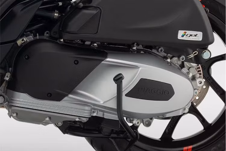 Trái tim của Piaggio Medley S 150 phiên bản đặc biệt vẫn là khối động cơ iGet 150cc, 4 thì, 4 van, làm mát bằng dung dịch, sản sinh công suất 14,75 mã lực tại tua máy 7.750 vòng/phút và mômen xoắn cực đại 14,4 Nm tại tua máy 6.400 vòng/phút.