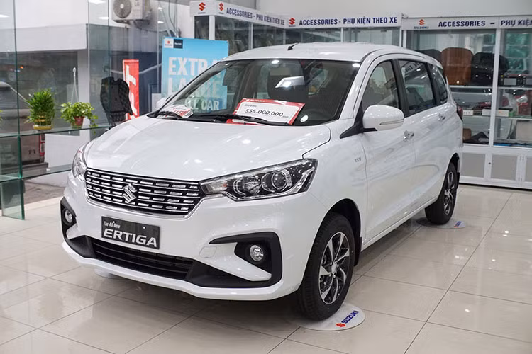 Suzuki Ertiga dẫn đầu top xe bán chậm nhất Việt Nam tháng 8/2022 với 2 xe giao đến tay khách hàng. Ertiga từng là một lựa chọn hợp lý trong phân khúc MPV nhưng hiện tại sức hút không còn trước sự áp đảo của Xpander và Toyota Veloz Cross 2022. Sắp tới, Suzuki Ertiga bổ sung thêm bản Hybrid với hy vọng tăng lực cạnh tranh.