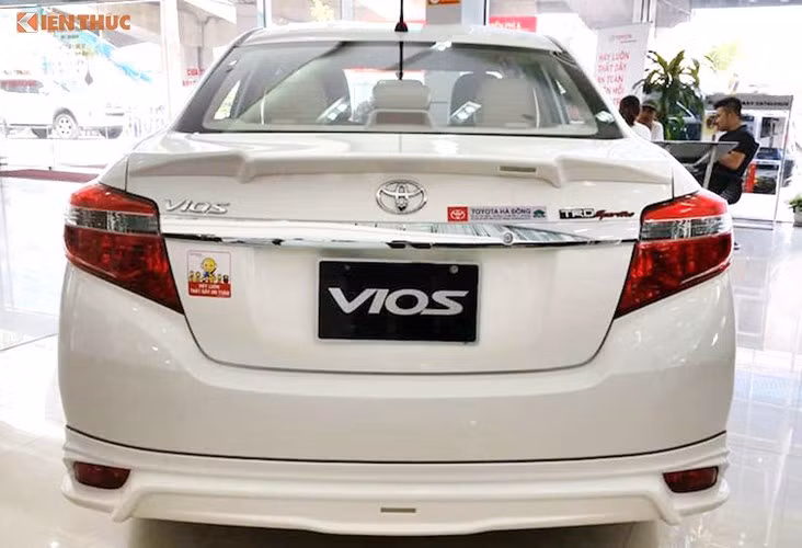 Xe ôtô Toyota Vios là mẫu sedan bán chạy nhất thị trường Việt Nam hiện nay với doanh số tạm tính kể từ đầu năm 2017 đến nay lên tới hơn 15.034 xe. Đây là đợt giảm giá mạnh thứ 3 đối với mẫu xe này khi trước đây, Vios đã từng được ưu đãi cao nhất lên tới 80 triệu đồng. Đó là thời điểm tháng "cô hồn, tháng 7 âm lịch hàng năm" . 