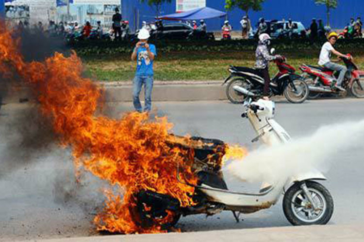 Cach su dung xe dap dien, xe may dien an toan, phong ngua chay no-Hinh-4