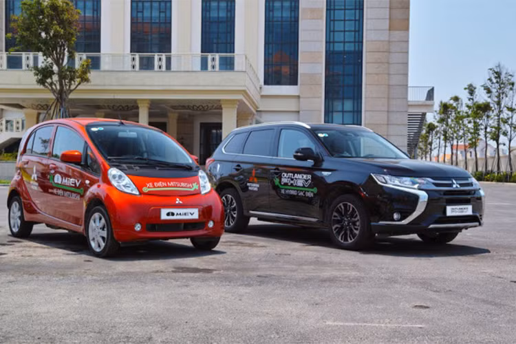 Sau 3 tháng kể từ ngày ký kết biên bản ghi nhớ với Bộ Công Thương về dự định nghiên cứu phát triển ôtô điện tại Việt Nam, đây là bước đi tiếp theo của MMC về việc thúc đẩy triển khai xe điện tại nước ta.