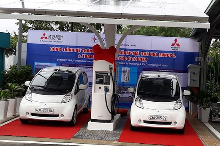 Mitsubishi Motors là thương hiệu dẫn đầu trên thế giới về dòng xe hybrid sạc điện, tiếp tục mở rộng việc triển khai ôtô điện trong khu vực ASEAN. Hiện, MMC đã bán hơn 150.000 xe điện và xe hybrid sạc điện trên khắp thế giới (trong đó hơn 144.000 mẫu xe là Outlander PHEVs)