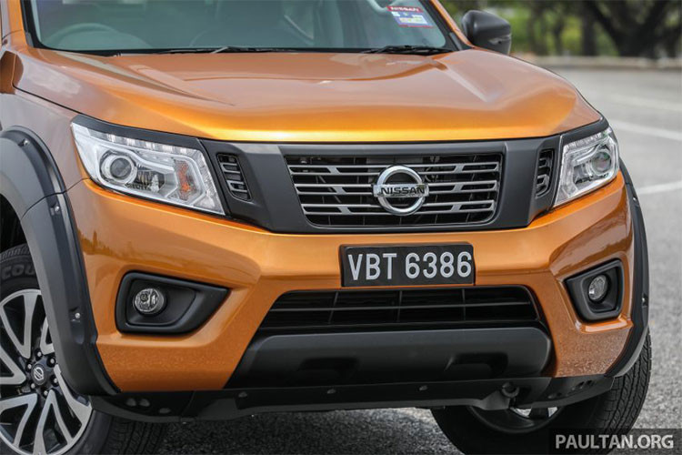 I-AVM được xem là tính năng tương tự như trên mẫu Nissan X-Trail SUV và Serena S-Hybrid MPV. Hệ thống này sử dụng 4 camera để người lái có thể quan sát 360 độ xung quanh xe, giúp việc đỗ xe vào chỗ hẹp dễ dàng hơn. Cụm đồng hồ giờ đây có đồng hồ tốc độ kỹ thuật số.