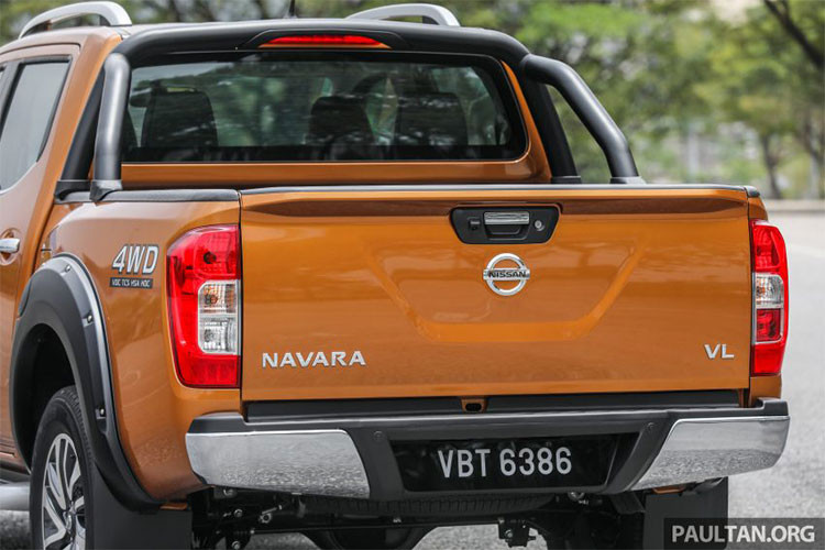 Ngoài ra, Nissan Navara VL Plus mới là chiếc xe bán tải Nhật Bản đầu tiên tại thị trường Malaysia sở hữu hệ thống treo sau đa liên kết, mang đến sự thoải mái và khả năng xử lý tốt hơn, tương tự những mẫu SUV.