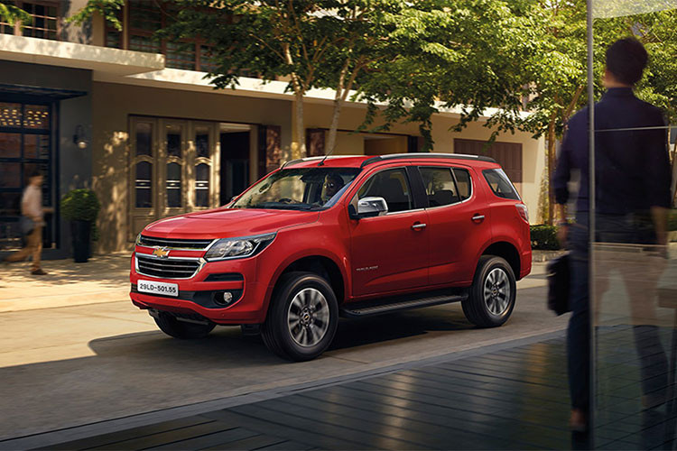 Từng ra mắt tại triển lãm VMS 2017, tuy nhiên do nhiều điều kiện khách quan mẫu xe SUV 7 chỗ nhập khẩu này chưa được phân phối chính thức ra thị trường mà phài đợi đến giữa năm 2018 này. Chevrolet Trailblazer đã được bán ở khá nhiều quốc gia đang phát triển từ năm 2012.