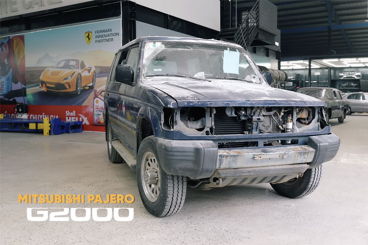 Để nâng cấp và “lột xác” hoàn toàn chiếc Mitsubishi Pajero lên đời G63 Brabus, chủ xe phải tháo rời bộ khung và làm lại. Chiếc xe được gia cố, nắn chỉnh lại những chỗ bị móp và xử lý một số chi tiết rỉ sét. Bằng phương pháp chế tác các nguyên liệu nhựa composite, chủ xe đã độ lại phần đầu và đuôi xe theo phong cách Brabus.