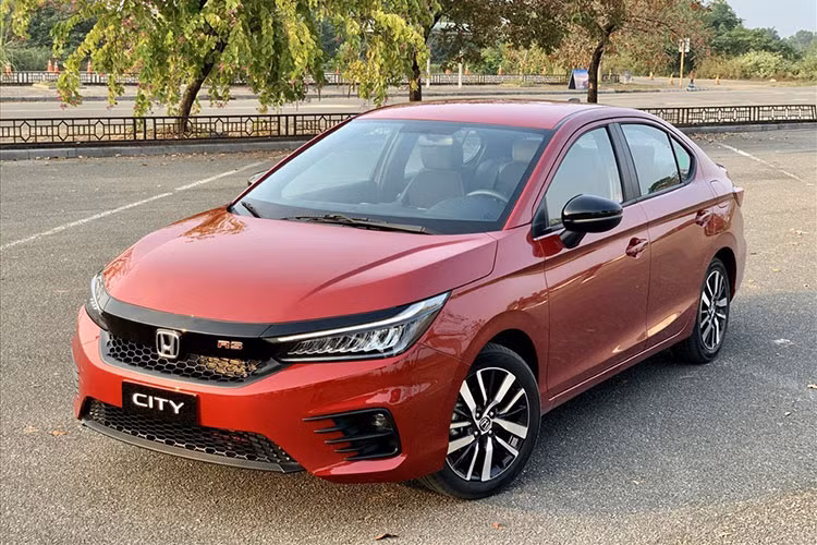 Gia lan banh sedan hang B tai Viet Nam giam gan 40 trieu dong-Hinh-4