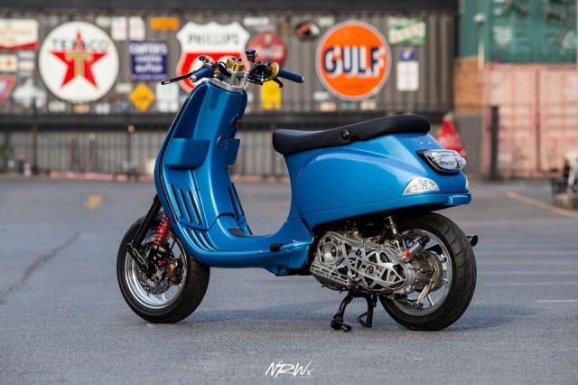 Ốp che bộ truyền động có thiết kế độc đáo với các khoảng trống có thể nhìn vào bên trong, thu hút được ánh mắt của những người xung quanh khi di chuyển trên phố.