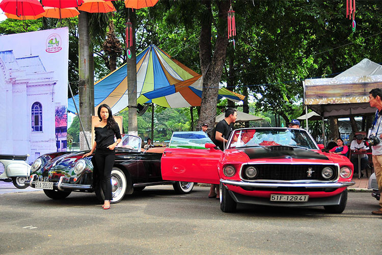 Đây cũng là dịp găp gỡ, giao lưu, chia sẻ những hình ảnh, kỷ niệm giữa chủ nhân với xế cổ hàng hiếm của mình trên những hành trình "ngao du" đầy lãng mạn, qua đó để du khách và công chúng có dịp tham quan thưởng lãm, với rất nhiều hoạt động diễn ra tại ngày hội.