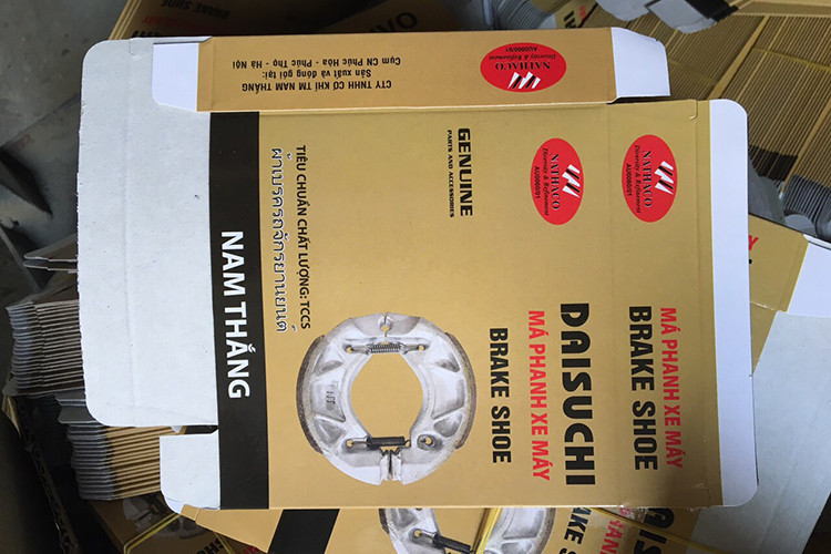 Theo Hiệp hội Các nhà sản xuất xe máy Việt Nam (VAMM), tệ nạn buôn lậu, gian lận thương mại và hàng giả trong lĩnh vực sản xuất, kinh doanh xe máy ngày càng diễn biến phức tạp. Thống kê của VAMM cho thấy, năm 2018 cả nước có 4.287 cửa hàng có kinh doanh phụ tùng giả, năm 2019 lên tới 4.810 cơ sở.