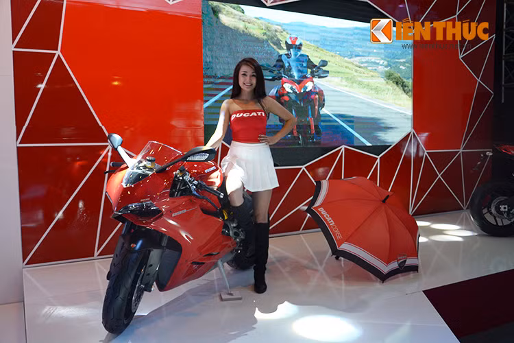 Một trong hai thương hiệu môtô PKL đình đám có mặt tại triển lãm lần này chính là Ducati Việt Nam, gian hàng của Ducati được thiết kế mang đúng phong cách đất nước hình chiếc ủng.