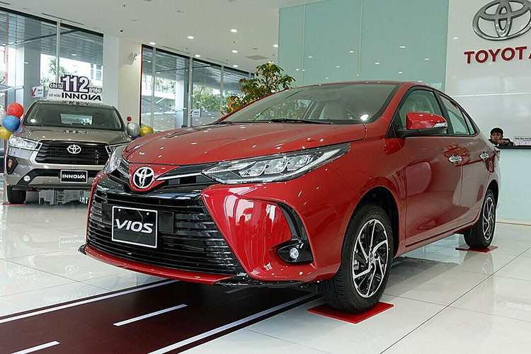 Kết thúc tháng 5/2022, Toyota Vios đạt doanh số 4.053 xe, tăng 1.365 xe so với tháng trước đó. Với thành tích này, Toyota Vios bán chạy nhất thị trường trong tháng 5.Cộng dồn từ đầu năm, đã có tổng cộng 11.264 xe được bán ra. Hiện, Vios là mẫu xe được Toyota lắp ráp tại Việt Nam. Xe có tổng cộng 5 phiên bản, được trang bị động cơ 1.5L, hộp số sàn 5 cấp hoặc tự động vô cấp.