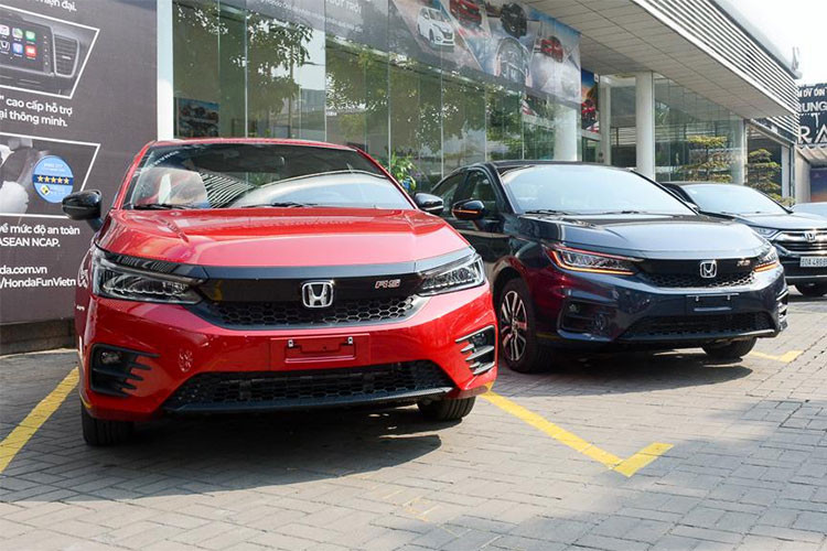 Trong tháng 5/2022, doanh số Honda City chỉ đạt 1.664 xe giảm mạnh 1.367 xe so với tháng trước đó. Với kết quả này, Honda City đã tụt 8 bậc xuống vị trí thứ 9 trong bảng xếp hạng. Cộng dồn từ đầu năm đến nay, đã có 8.937 xe được bán ra thị trường và City cũng là mẫu xe bán chạy nhất của hãng xe Honda tại Việt Nam. 