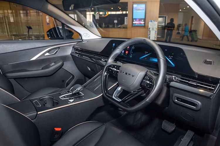 Cuối năm 2022, OMODA 5 từng tạo bước đột phá với doanh số tiêu thụ đạt 200.000 xe. Chia sẻ về lô xe đầu tiên chuẩn bị "đặt chân" đến Việt Nam, OMODA "muốn dành trọn tâm huyết sử dụng những mẫu xe này với mục đích đồng sáng tạo cùng người tiêu dùng".