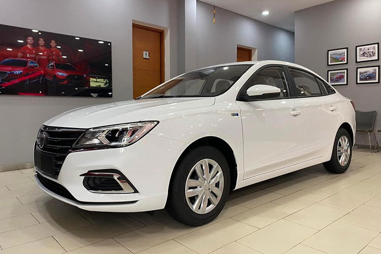 MG5 MT thuộc thế hệ thứ 2, được ra mắt Trung Quốc vào năm 2020. Phiên bản này cũng giống xe Philippines nhưng khác thị trường Thái Lan, nơi xuất khẩu MG5 sang Việt Nam. Sau khi ra mắt thị trường Việt, MG5 MT sẽ nhắm tới khách hàng có nhu cầu mua để chạy dịch vụ hay kinh doanh vận tải.