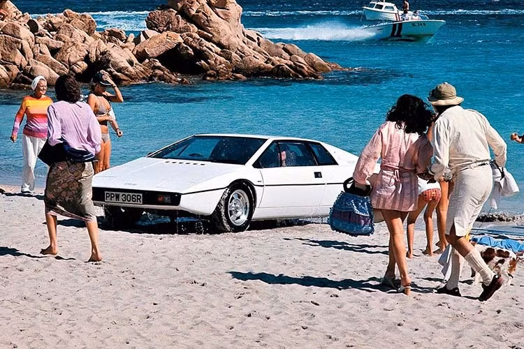 Lotus được bán trong cuộc đấu giá tại RM Sothwards, năm 2013 cho một người mua bí mật. Chủ nhân mới của Lotus Esprit sau đó được tiết lộ chính là Elon Musk, CEO Tesla đã trả 997.000 USD để sở hữu chiếc xe. Được biết, Elon Musk là một trong những fan hâm mộ phim James Bond từ bé.