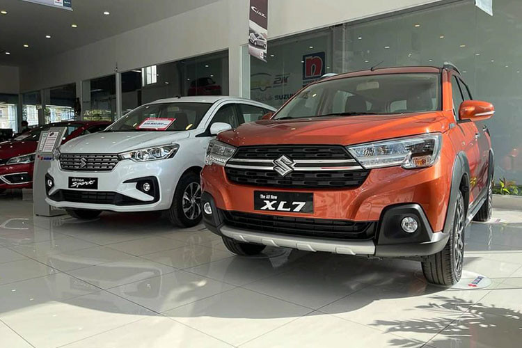 Suzuki XL7 tai Viet Nam giam gia kich san, khong he khan hang