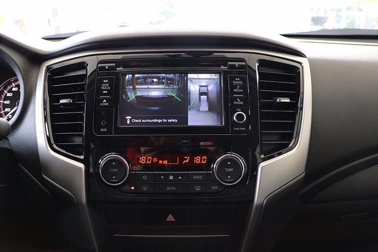 Về khả năng vận hành cả 2 phiên bản 4x2 và 4x4 của mẫu xe bán tải này đầu sử dụng khối động cơ Diesel MIVEC Di-D, Hi-Power dung tích 2,4 lít cho công suất tối đa 181 mã lực tại tua máy 3.500 vòng/phút cùng mô-men xoắn cực đại đạt ngưỡng 430 Nm tại 2.500 vòng/phút kết hợp với hộp số tự động 6 cấp mới.