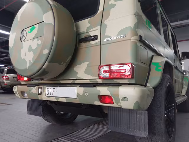 G63 AMG sử dụng động cơ V8, tăng áp kép, dung tích 5,5 lít, sản sinh công suất tối đa 544 mã lực và mô-men xoắn cực đại 760 Nm. Bên cạnh đó là hộp số tự động 7 cấp AMG và hệ dẫn động bốn bánh 4Matic.