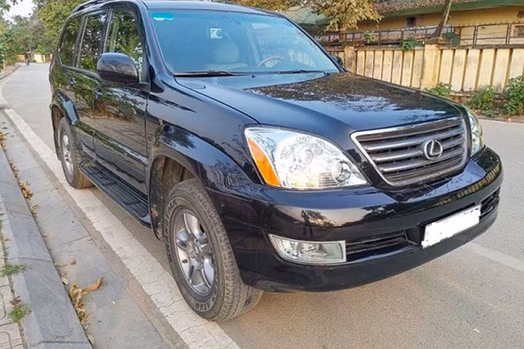 Xe sang Lexus GX470 đời 2005.