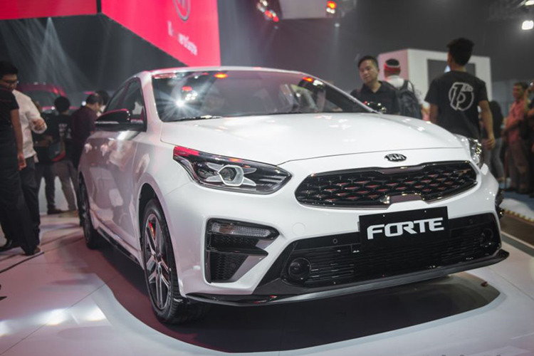 Kia Forte (tên gọi Cerato tại thị trường Việt Nam), nó có tỷ lệ tai nạn tử vong là 7,4 xe trên mỗi 1 tỷ dặm đường theo thống kê của iSeeCars.