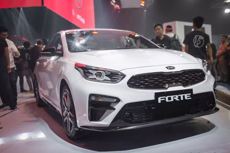 Kia Forte (tên gọi Cerato tại thị trường Việt Nam), nó có tỷ lệ tai nạn tử vong là 7,4 xe trên mỗi 1 tỷ dặm đường theo thống kê của iSeeCars.