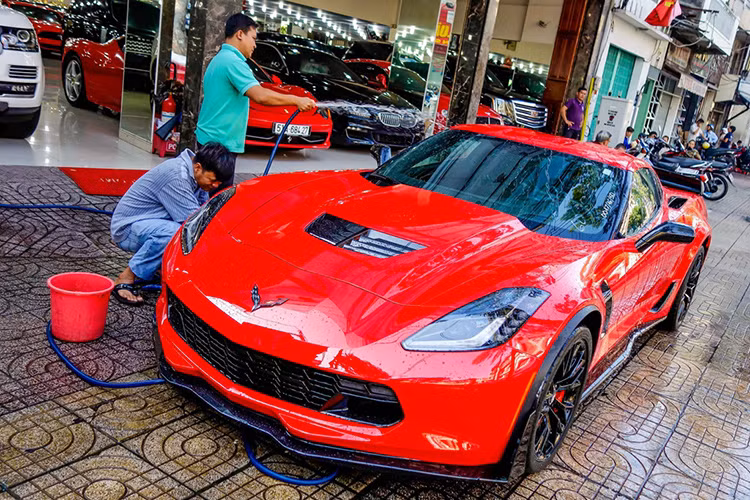 Đứng thứ hai là mẫu xe thể thao Chevrolet Corvette, với tỷ lệ 9,8 xe.