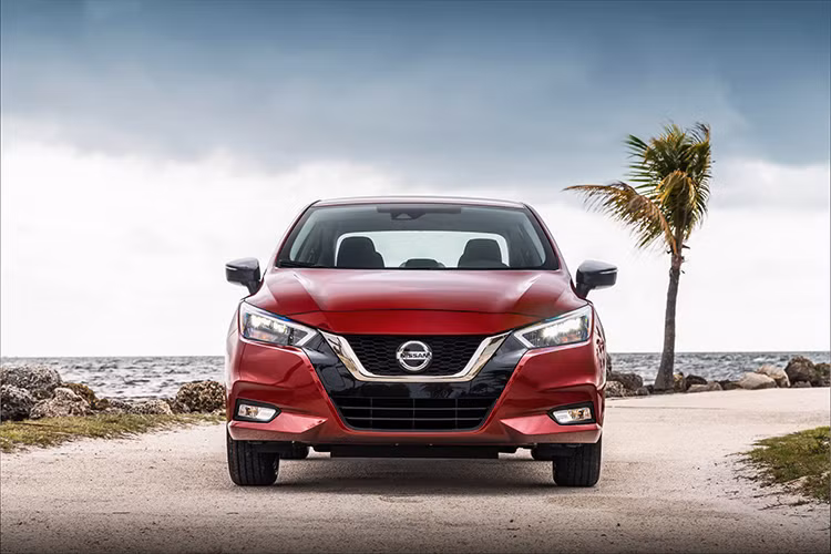 Mẫu xe sedan giá rẻ Nissan Versa (còn có tên gọi Sunny tại thị trường Việt Nam) có tỷ lệ tai nạn tử vong là 6,1 xe trên mỗi 1 tỷ dặm đường.