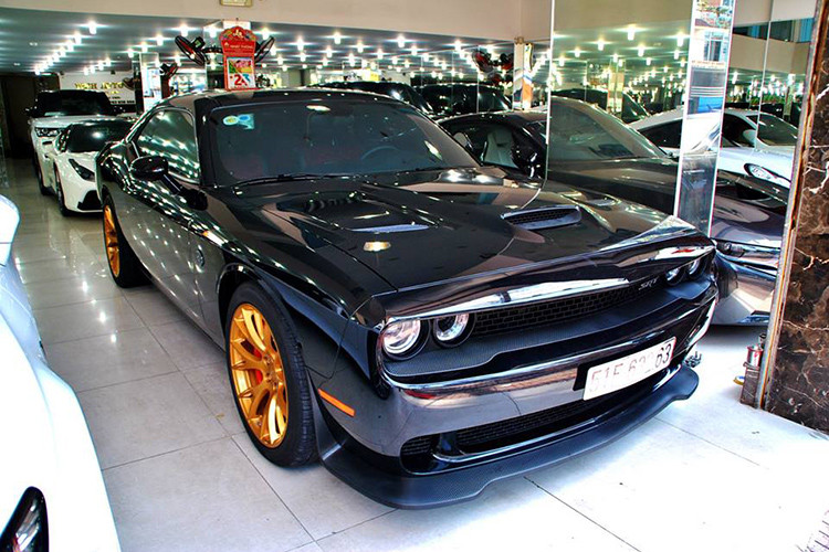 Dodge Challenger có tỷ lệ tai nạn tử vong là 5,8 xe trên mỗi 1 tỷ dặm đường. Trong khi đó, ở phân khúc crossover và SUV, tỷ lệ tai nạn chết người thấp hơn - trung bình 1,7 xe trên 1 tỉ dặm lăn bánh, nhưng có hai mẫu xe có tỷ lệ cao gấp đôi mức trung bình, đó là Kia Sportage (3,8) và Jeep Wrangler (3,6). Đứng thứ ba là mẫu Lincoln MKT.